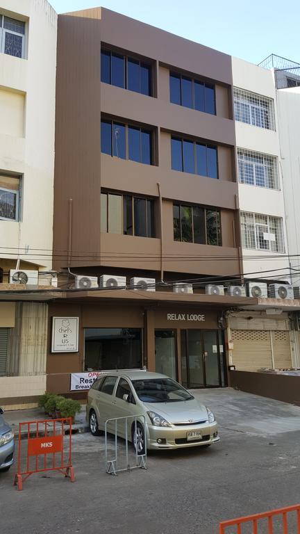 Relax Lodge Bangkok Exterior photo
