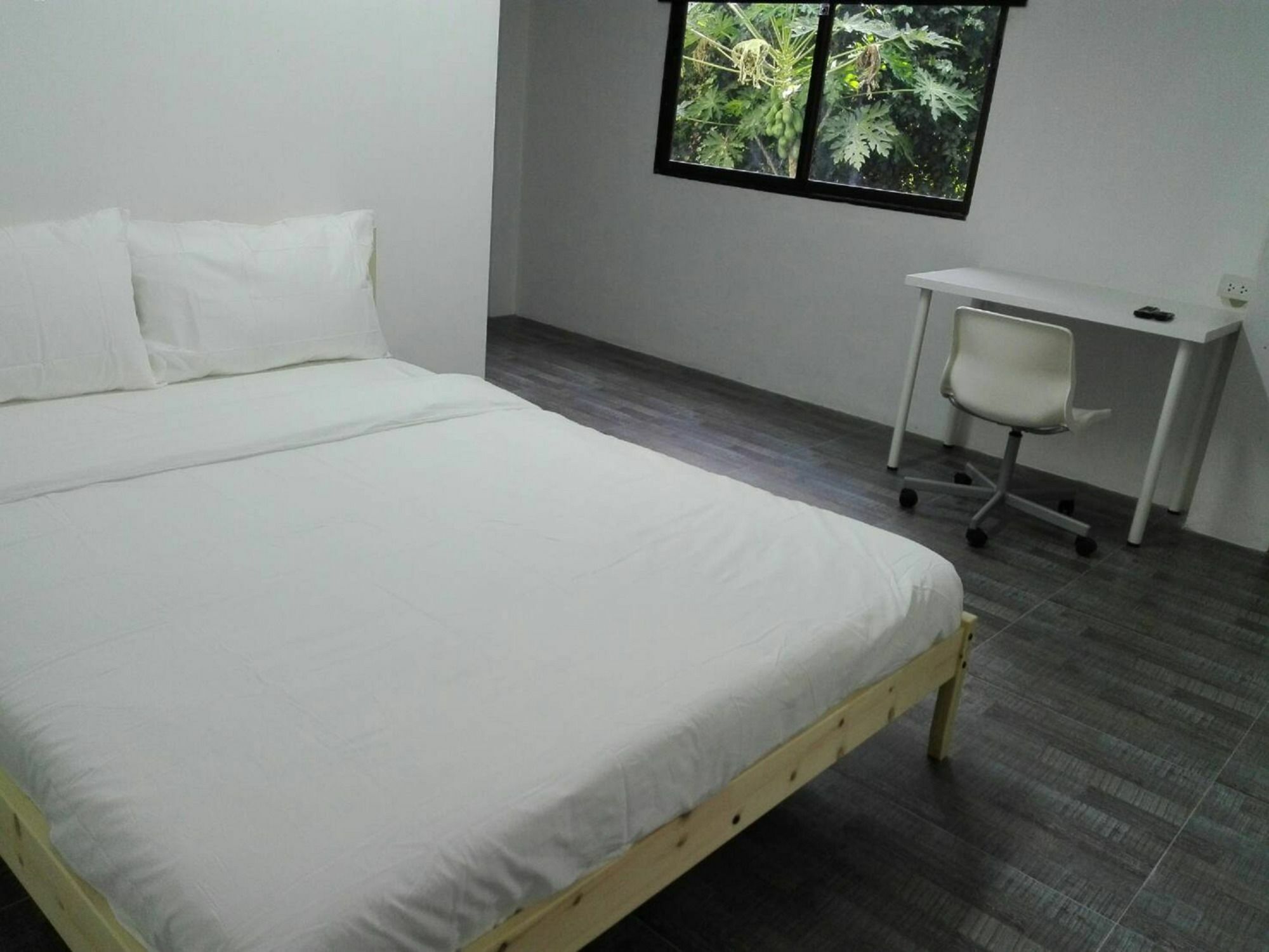 Relax Lodge Bangkok Exterior photo